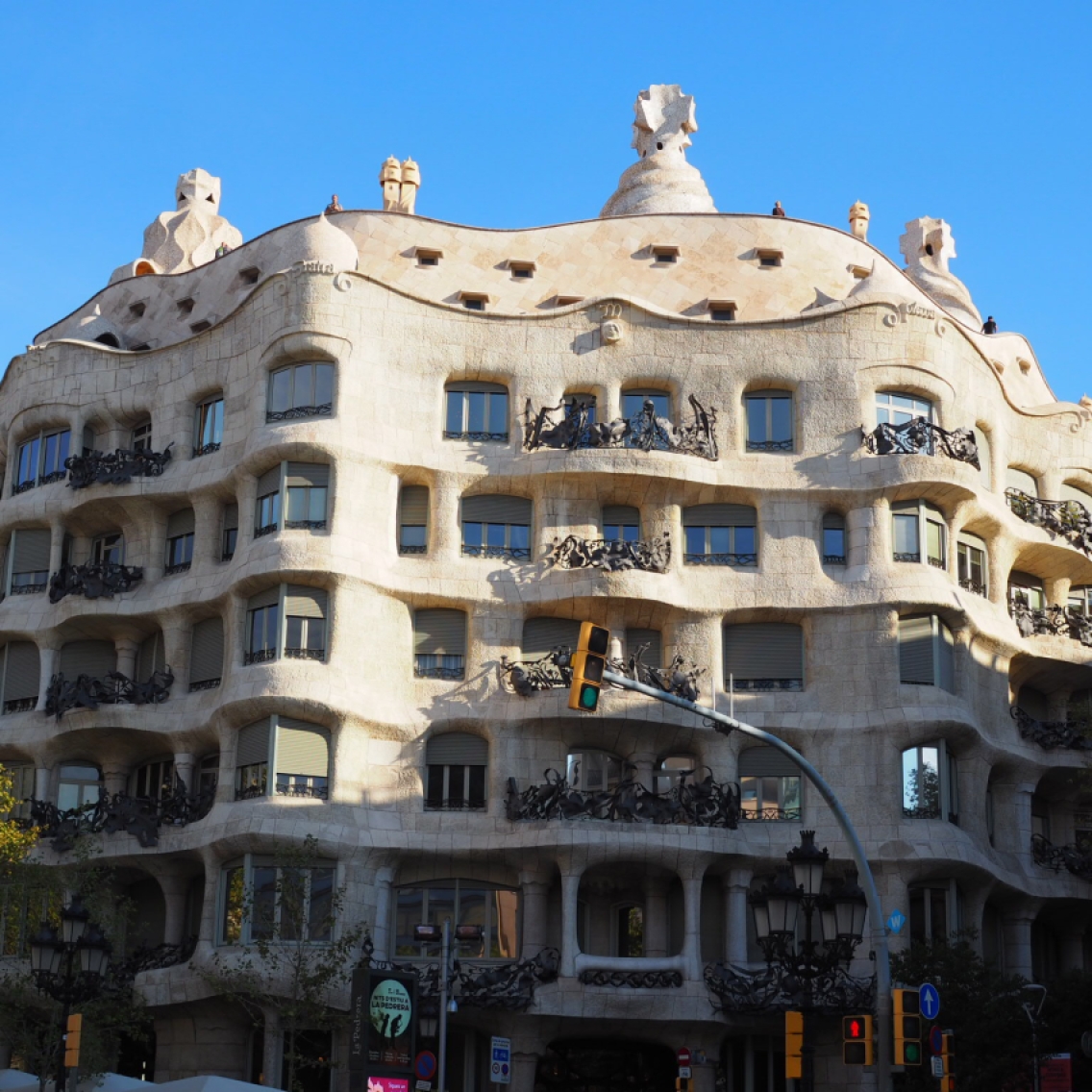 Gaudin mestariteos Casa Mila, jonka Unesco on luokitellut maailman kulttuuriperintöön kuuluvaksi.